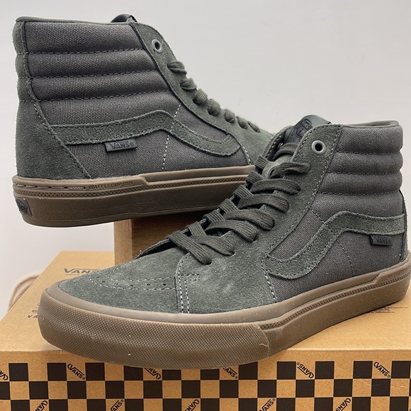 Vans • Men’s Bmx Sk8-Hi Dark Gray/Gum
VN0005V0BFD
Sneakers - Picture 9 of 16